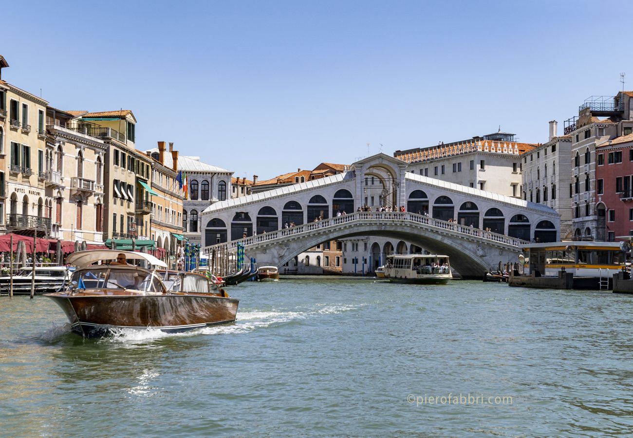 Appartamento a Cannaregio - MONOLOCALE CON LETTO MATRIMONIALE, ZONA SANTI GIOVANNI E PAOLO