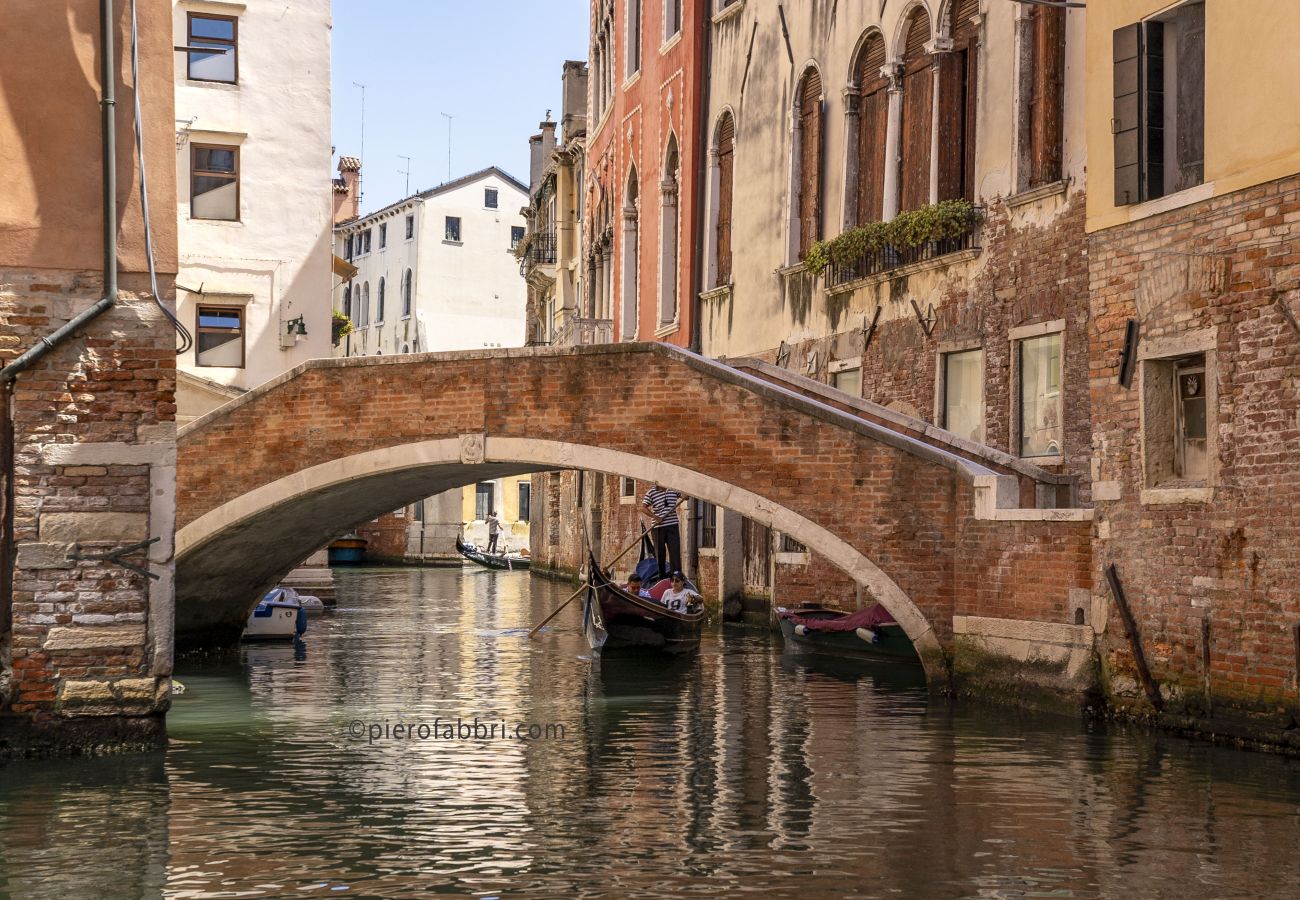 Appartamento a Cannaregio - MONOLOCALE CON LETTO MATRIMONIALE, ZONA SANTI GIOVANNI E PAOLO