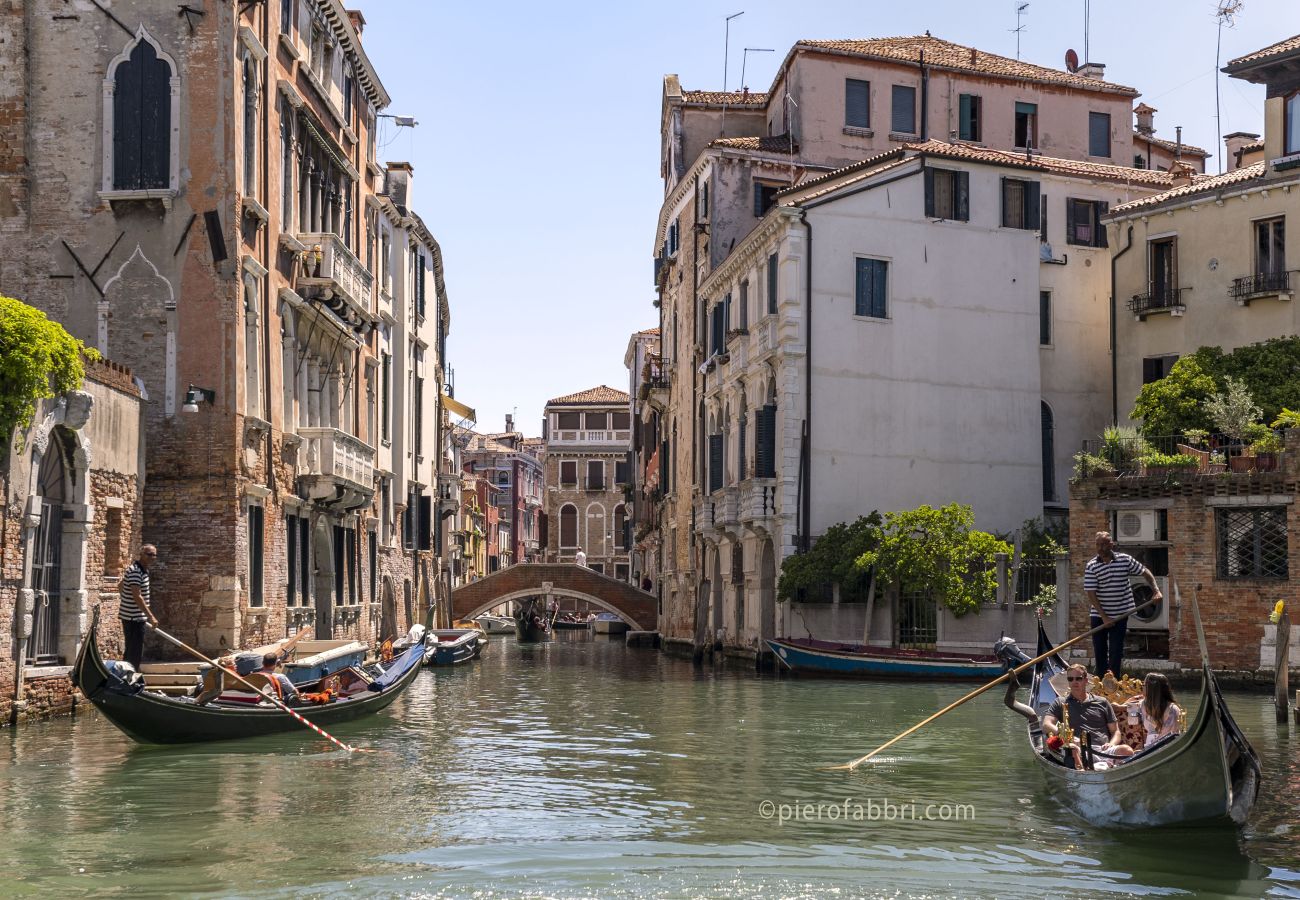 Appartamento a Cannaregio - MONOLOCALE CON LETTO MATRIMONIALE, ZONA SANTI GIOVANNI E PAOLO