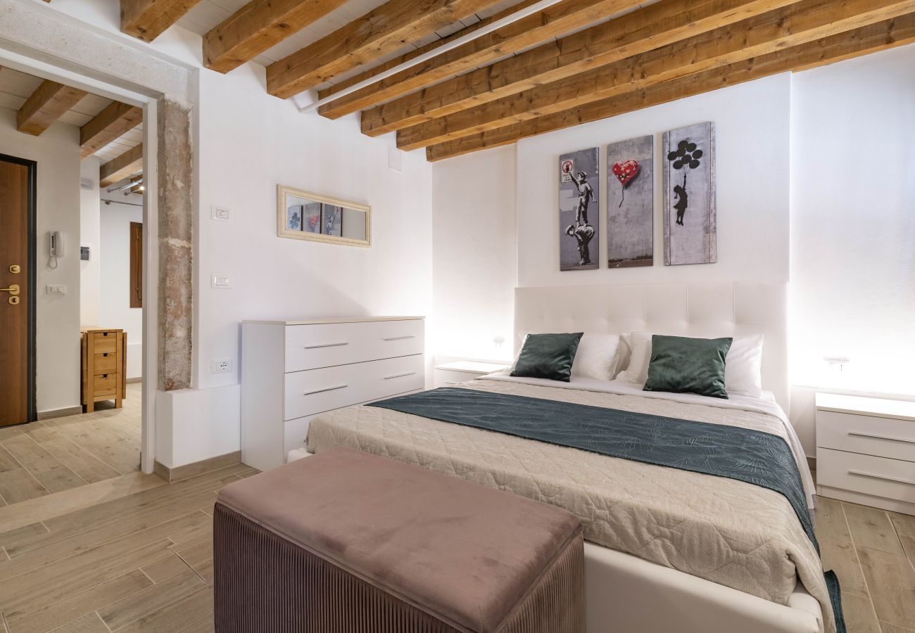Appartamento a Cannaregio - MONOLOCALE CON LETTO MATRIMONIALE, ZONA SANTI GIOVANNI E PAOLO