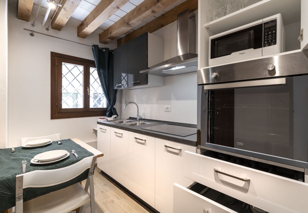 Appartamento a Cannaregio - MONOLOCALE CON LETTO MATRIMONIALE, ZONA SANTI GIOVANNI E PAOLO