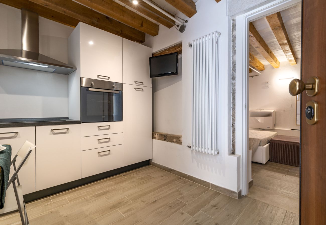Appartamento a Cannaregio - MONOLOCALE CON LETTO MATRIMONIALE, ZONA SANTI GIOVANNI E PAOLO