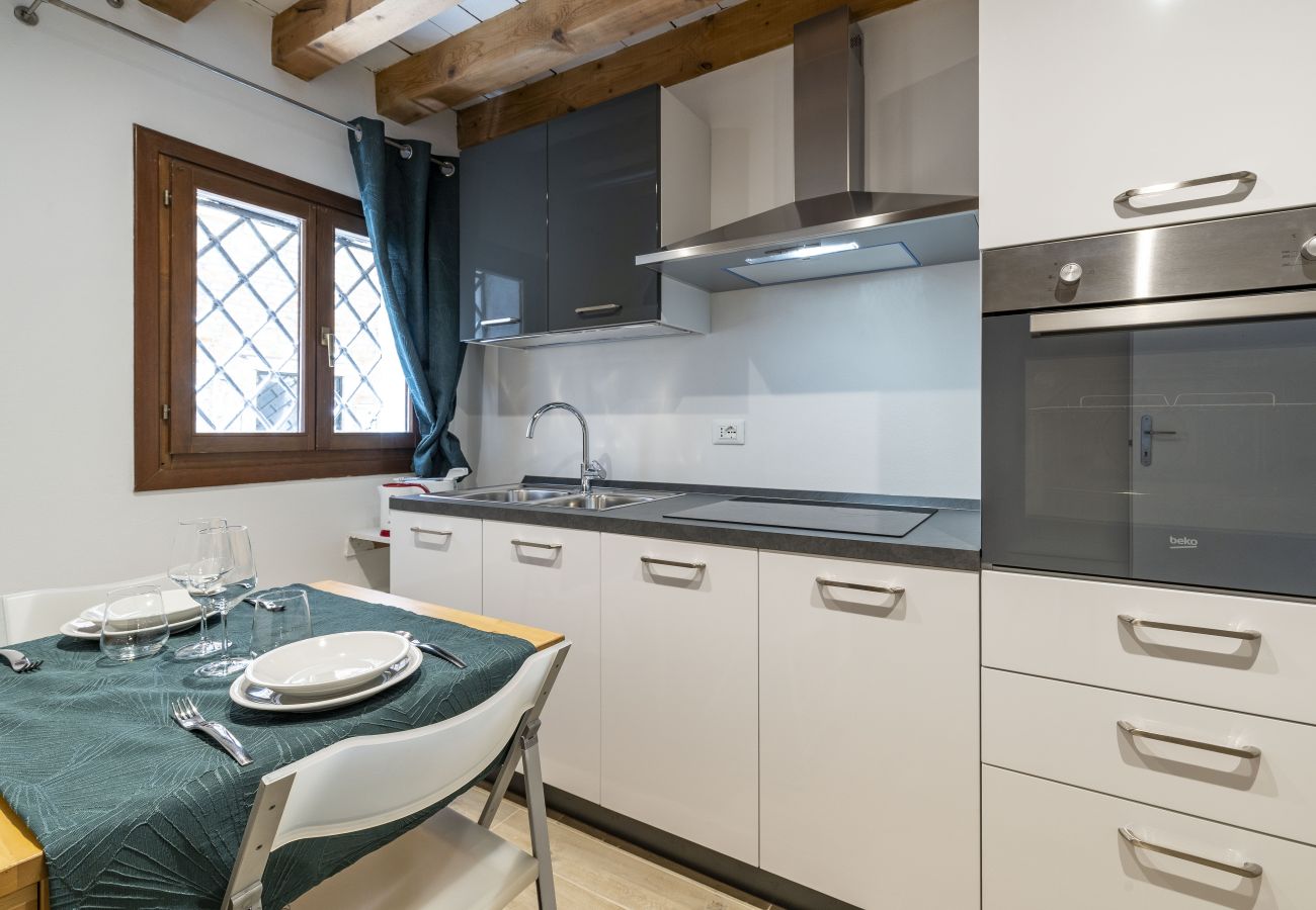 Appartamento a Cannaregio - MONOLOCALE CON LETTO MATRIMONIALE, ZONA SANTI GIOVANNI E PAOLO
