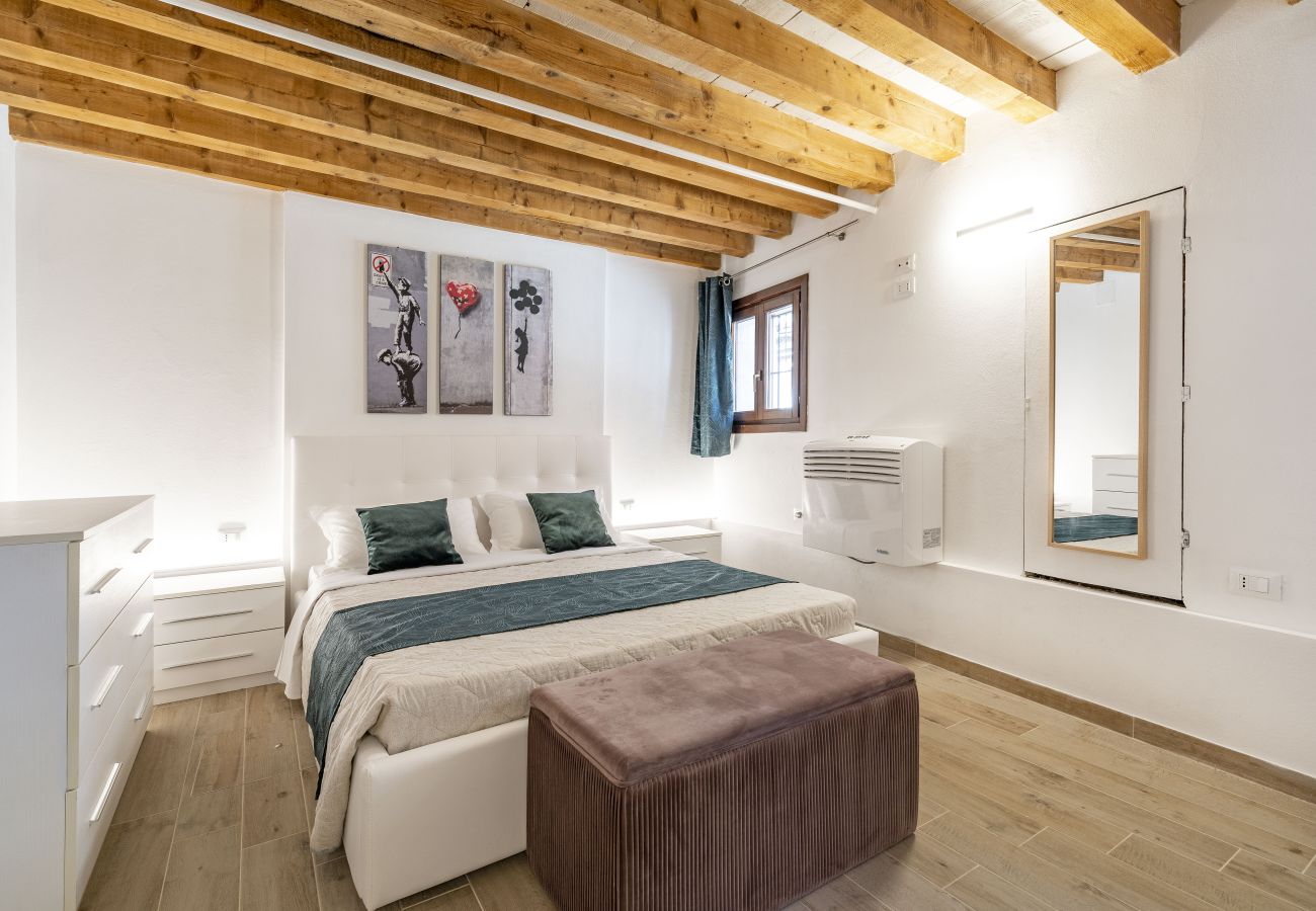 Appartamento a Cannaregio - MONOLOCALE CON LETTO MATRIMONIALE, ZONA SANTI GIOVANNI E PAOLO