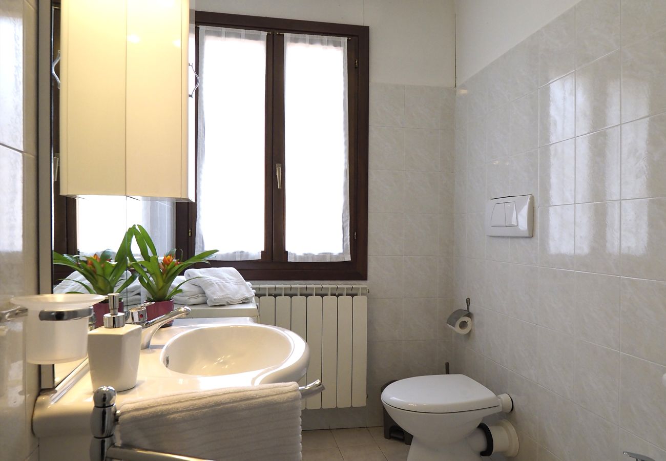 Appartamento a Cannaregio - APPARTAMENTO 2 PIANO A CANNAREGIO, VICINO ALL'APPRODO DI FONDAMENTA NOVE