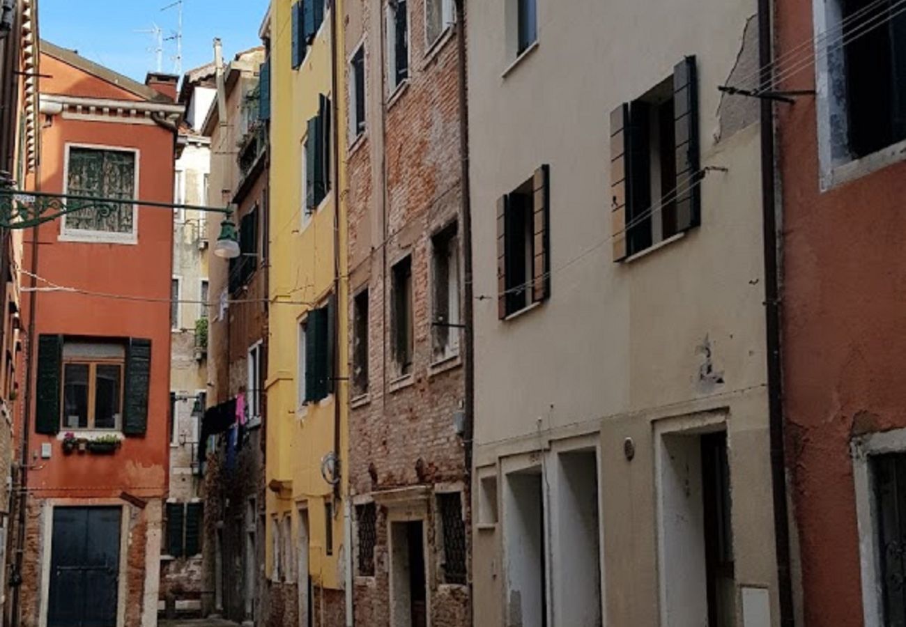 Appartamento a Cannaregio - APPARTAMENTO 2 PIANO A CANNAREGIO, VICINO ALL'APPRODO DI FONDAMENTA NOVE