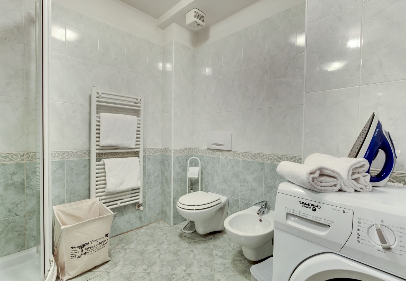 Appartamento a Cannaregio - A CANNAREGIO, VICINO STAZIONE, PIANO TERRA CON CORTE INTERNA & WIFI