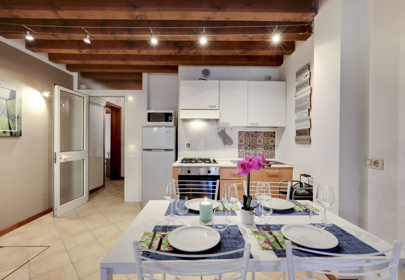 Appartamento a Cannaregio - A CANNAREGIO, VICINO STAZIONE, PIANO TERRA CON CORTE INTERNA & WIFI