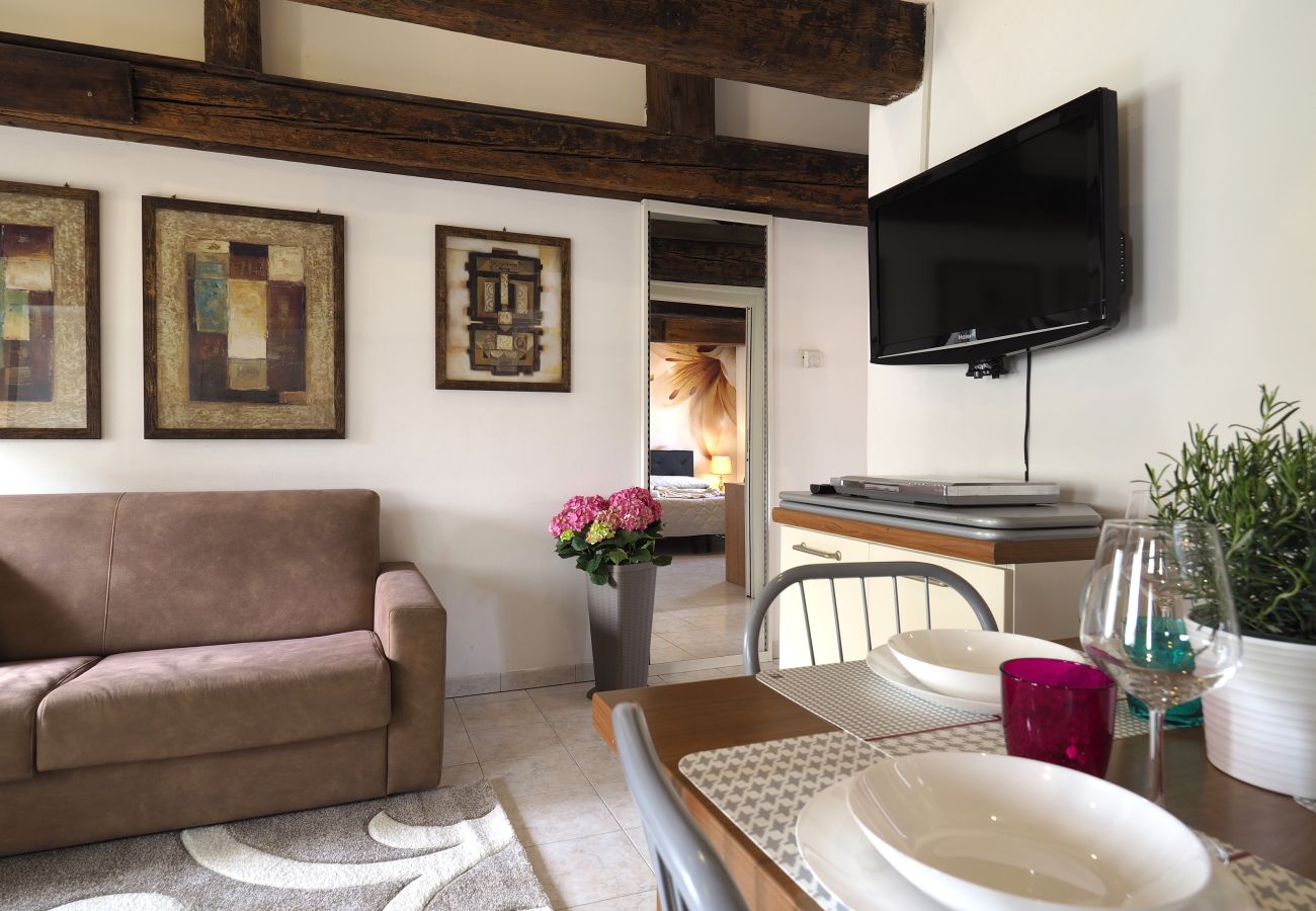 Appartamento a Cannaregio - ATTICO IN ZONA SANTI GIOVANNI E PAOLO CON WIFI E LAVATRICE