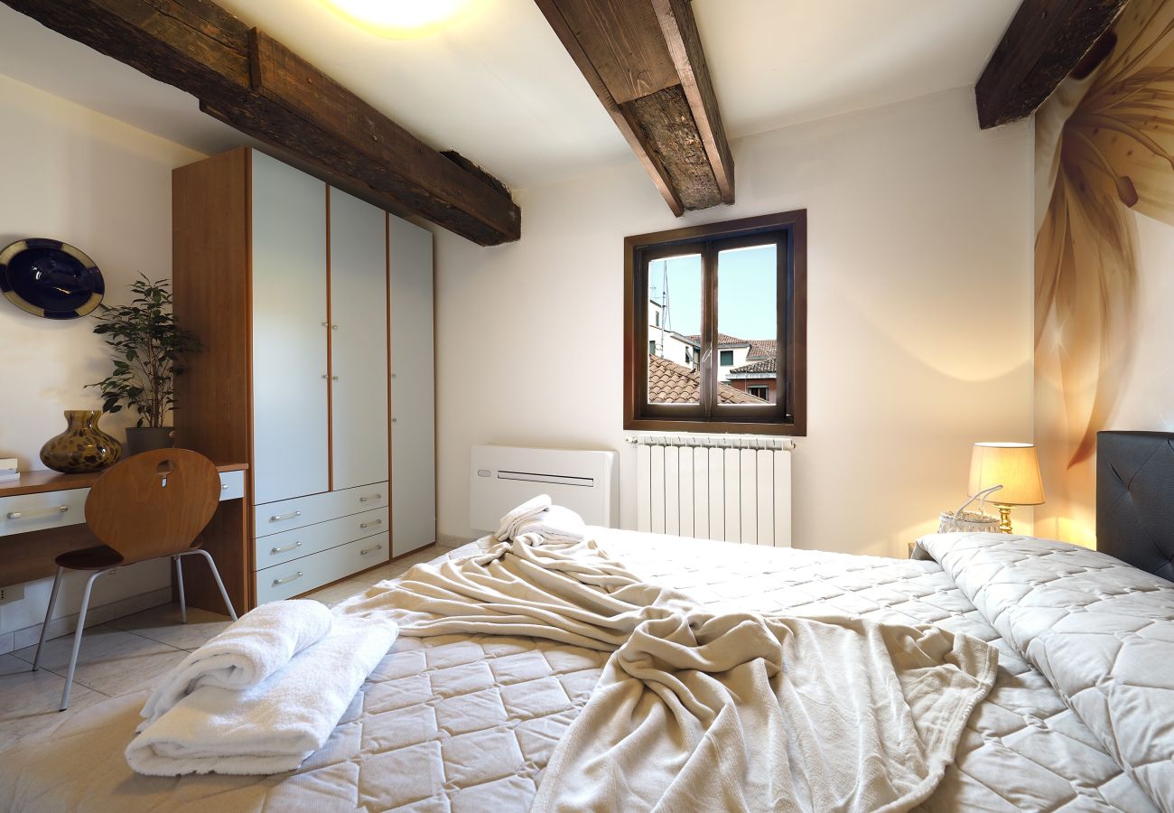 Appartamento a Cannaregio - ATTICO IN ZONA SANTI GIOVANNI E PAOLO CON WIFI E LAVATRICE
