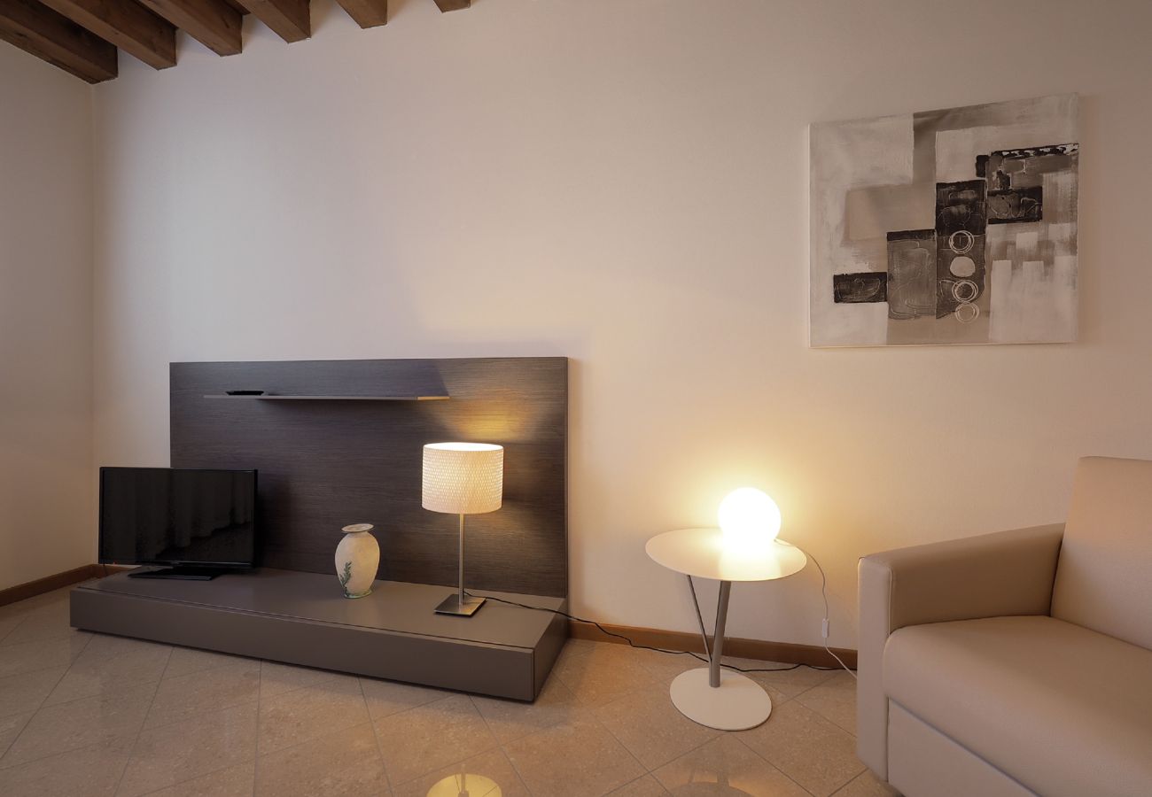 Appartamento a Cannaregio - APPARTAMENTO ELEGANTE E MODERNO VICINO ALLA STAZIONE - WIFI GRATUITO
