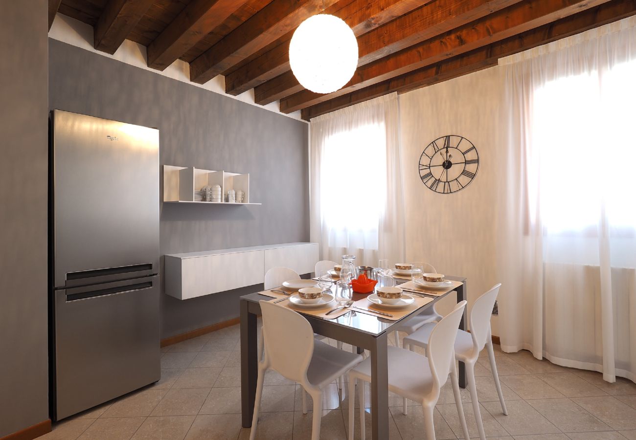 Appartamento a Cannaregio - APPARTAMENTO ELEGANTE E MODERNO VICINO ALLA STAZIONE - WIFI GRATUITO