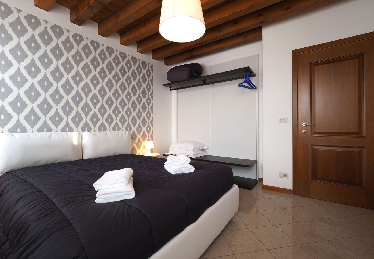 Appartamento a Cannaregio - APPARTAMENTO ELEGANTE E MODERNO VICINO ALLA STAZIONE - WIFI GRATUITO