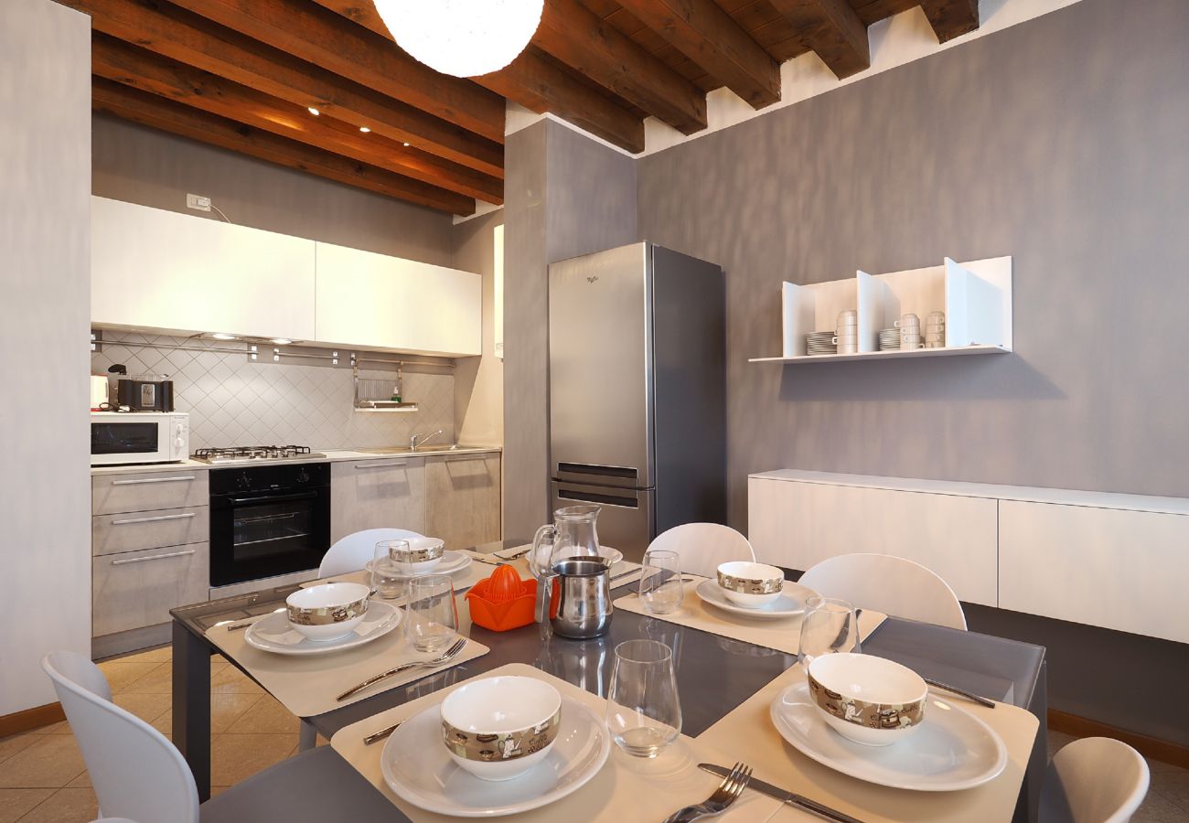 Appartamento a Cannaregio - APPARTAMENTO ELEGANTE E MODERNO VICINO ALLA STAZIONE - WIFI GRATUITO