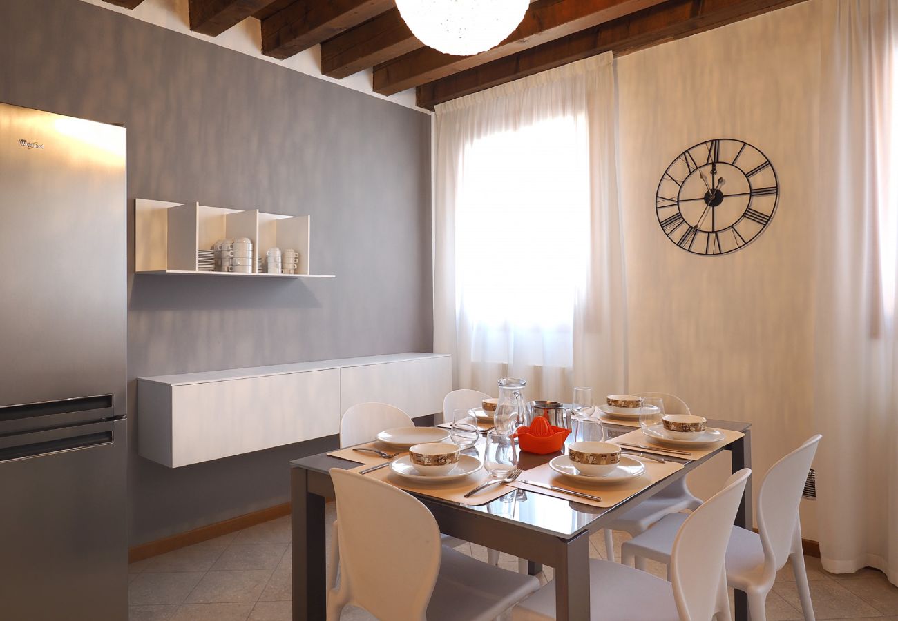 Appartamento a Cannaregio - APPARTAMENTO ELEGANTE E MODERNO VICINO ALLA STAZIONE - WIFI GRATUITO