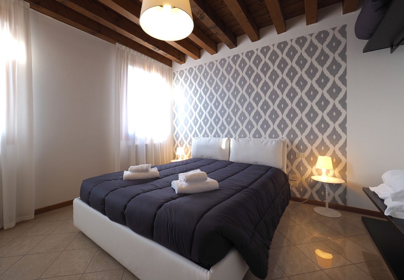 Appartamento a Cannaregio - APPARTAMENTO ELEGANTE E MODERNO VICINO ALLA STAZIONE - WIFI GRATUITO