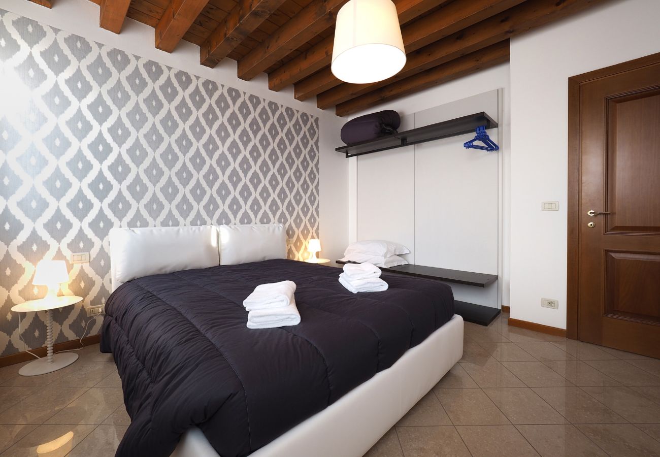 Appartamento a Cannaregio - APPARTAMENTO ELEGANTE E MODERNO VICINO ALLA STAZIONE - WIFI GRATUITO
