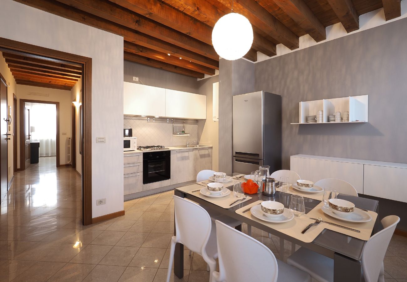 Appartamento a Cannaregio - APPARTAMENTO ELEGANTE E MODERNO VICINO ALLA STAZIONE - WIFI GRATUITO