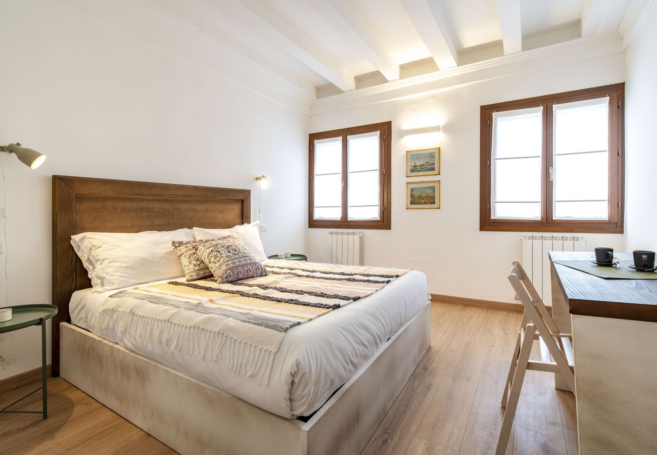 Appartamento a Castello - Vista Campanile di San Marco: appartamento moderno e spazioso,  location imperdibile!