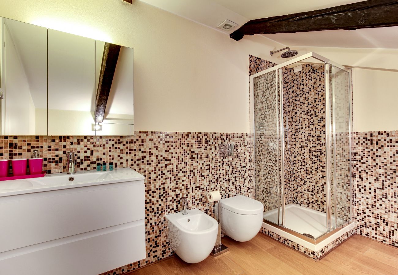 Apartment in Castello - New & Mordern Duplex - Arsenale / Biennale area with washing machine
