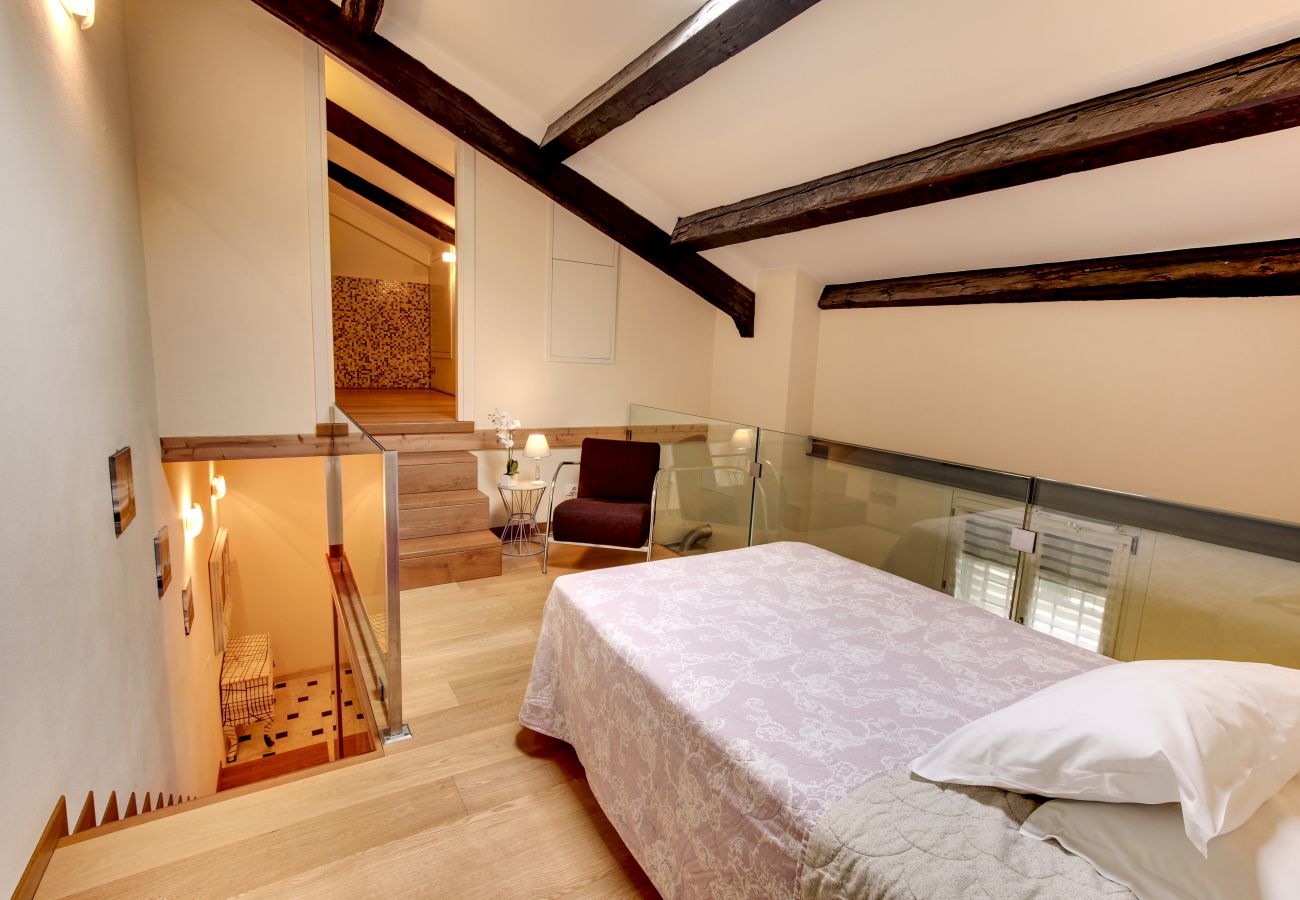 Apartment in Castello - New & Mordern Duplex - Arsenale / Biennale area with washing machine