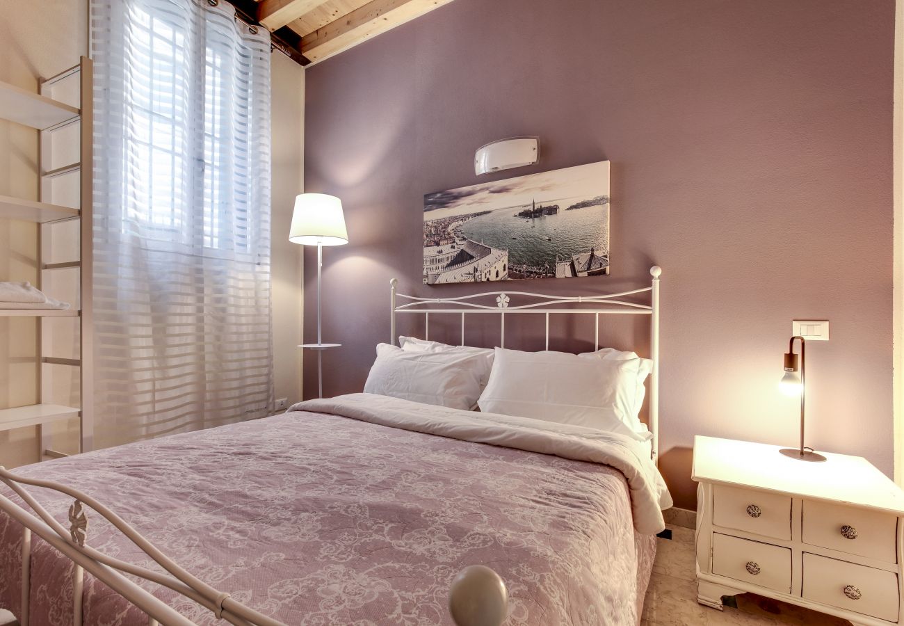 Apartment in Castello - New & Mordern Duplex - Arsenale / Biennale area with washing machine