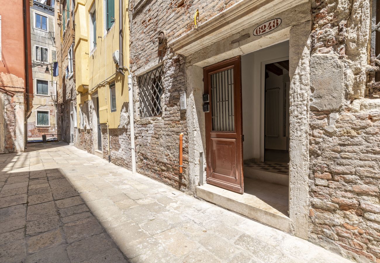 Apartment in Cannaregio - STUDIO WITH DOUBLE BED, SANTI GIOVANNI AND PAOLO AREA