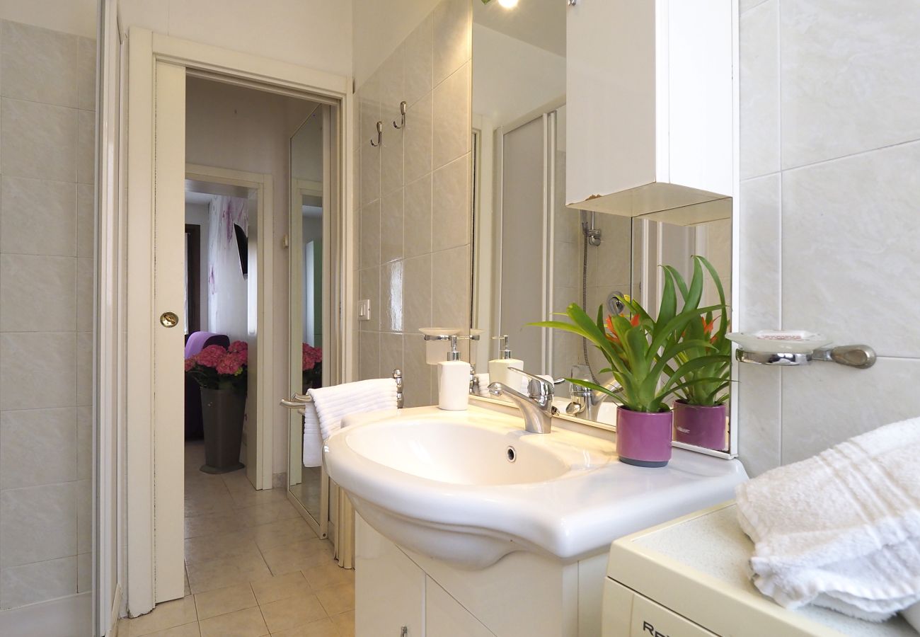 Apartment in Cannaregio - APARTMENT 2 FLOOR IN CANNAREGIO, NEAR FONDAMENTA NOVE STOP