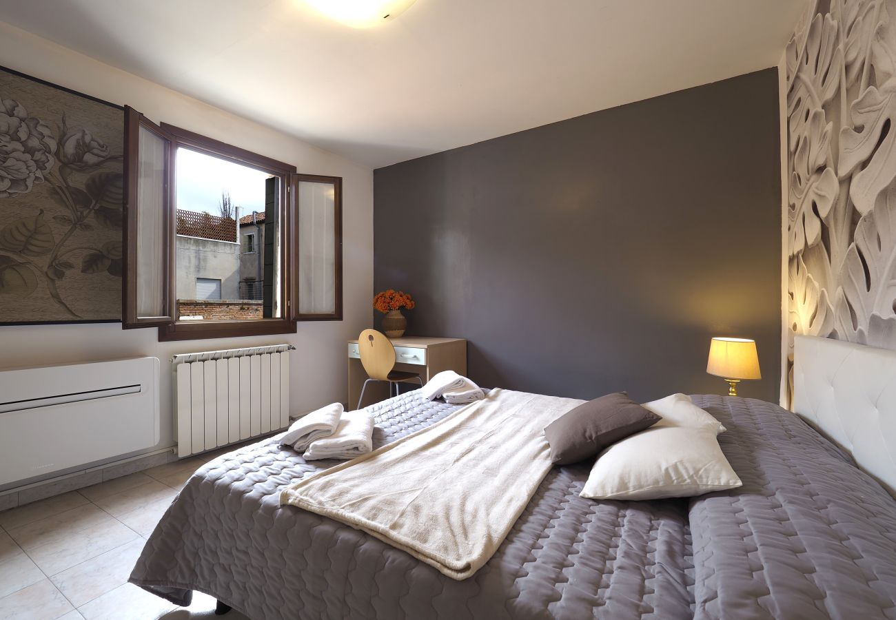 Apartment in Cannaregio - APARTMENT 2 FLOOR IN CANNAREGIO, NEAR FONDAMENTA NOVE STOP