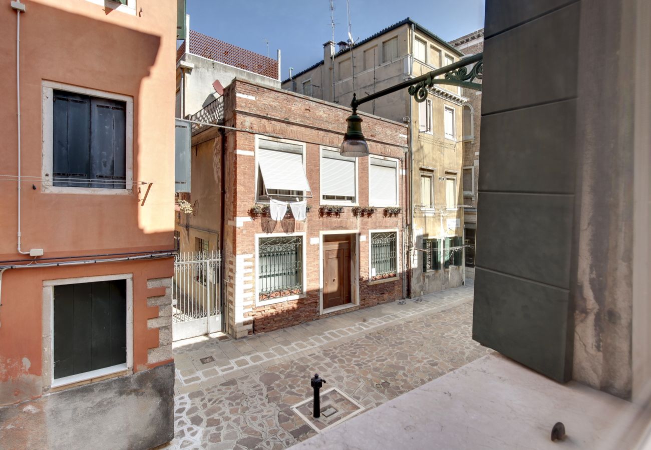 Apartment in Cannaregio - APARTMENT 1 FLOOR IN CANNAREGIO, NEAR FONDAMENTA NOVE STOP