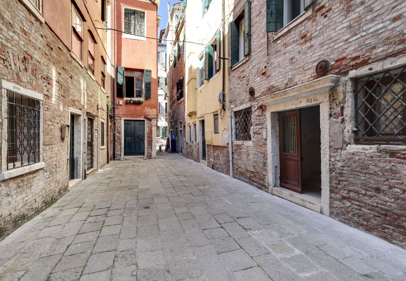 Apartment in Cannaregio - APARTMENT 1 FLOOR IN CANNAREGIO, NEAR FONDAMENTA NOVE STOP