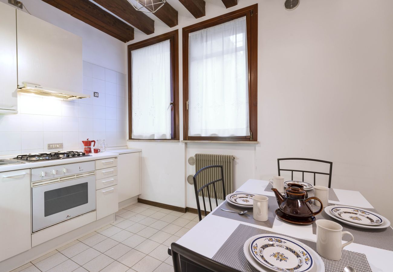 Apartment in San Marco - COMFORTABLE APARTMENT IN SAN MARCO IN THE STREET OF SHOPPING - WITH ELEVATOR