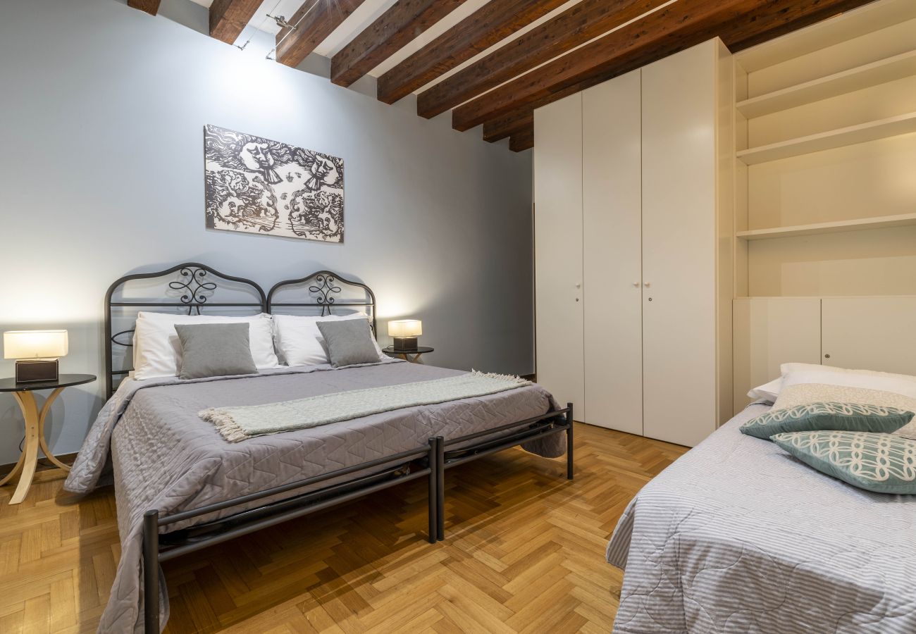 Apartment in San Marco - COMFORTABLE APARTMENT IN SAN MARCO IN THE STREET OF SHOPPING - WITH ELEVATOR