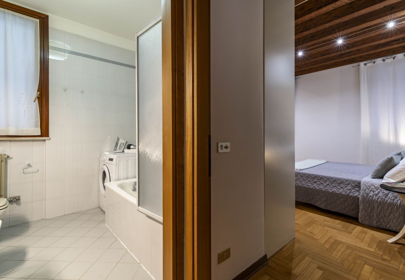 Apartment in San Marco - COMFORTABLE APARTMENT IN SAN MARCO IN THE STREET OF SHOPPING - WITH ELEVATOR