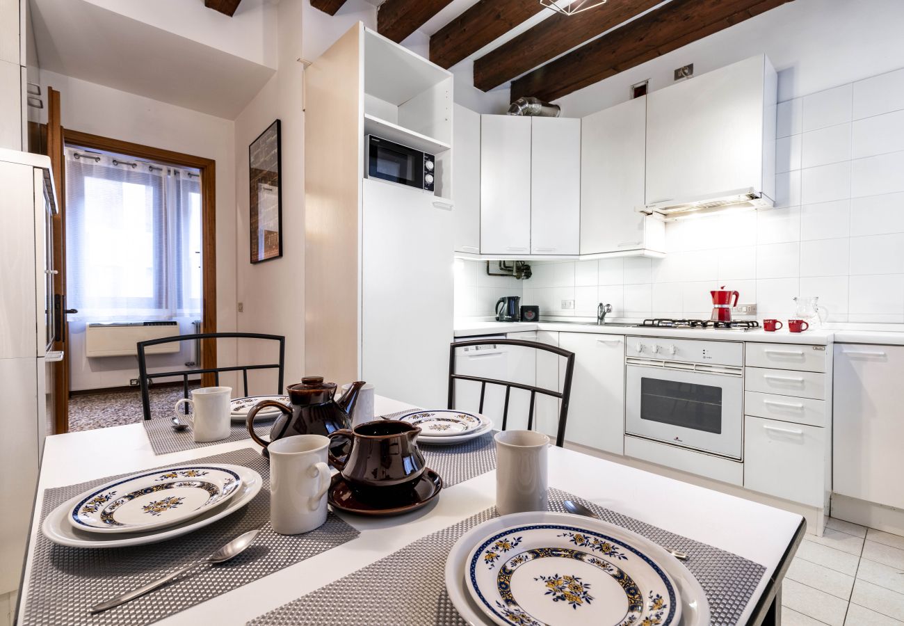 Apartment in San Marco - COMFORTABLE APARTMENT IN SAN MARCO IN THE STREET OF SHOPPING - WITH ELEVATOR