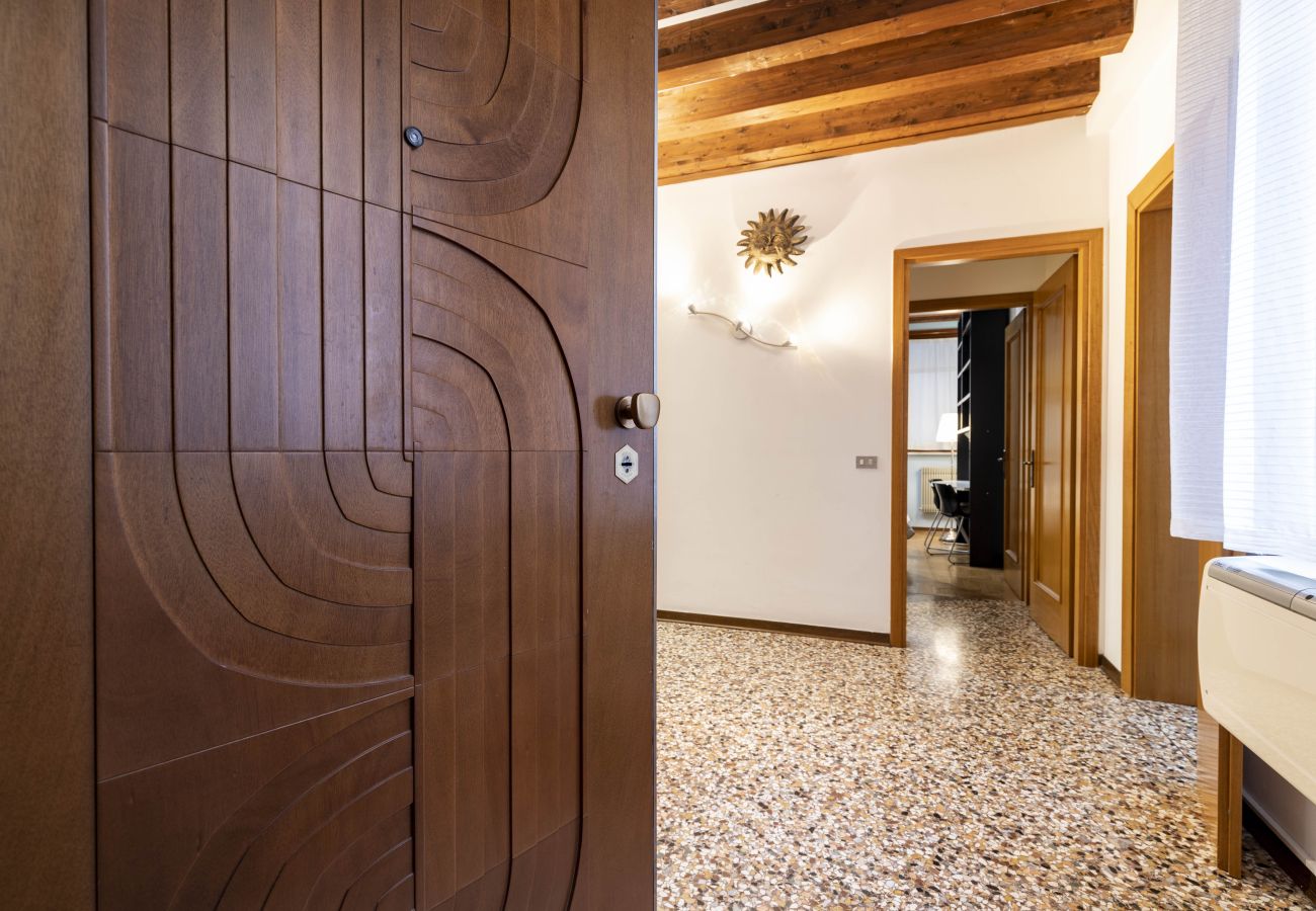 Apartment in San Marco - COMFORTABLE APARTMENT IN SAN MARCO IN THE STREET OF SHOPPING - WITH ELEVATOR