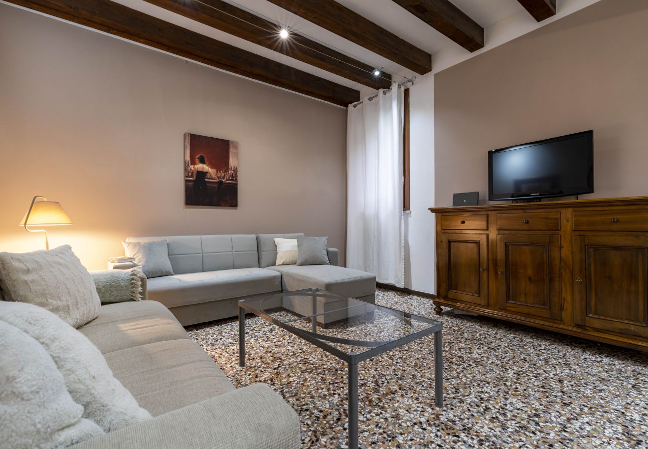 Apartment in San Marco - COMFORTABLE APARTMENT IN SAN MARCO IN THE STREET OF SHOPPING - WITH ELEVATOR