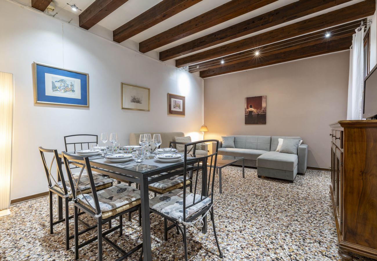 Apartment in San Marco - COMFORTABLE APARTMENT IN SAN MARCO IN THE STREET OF SHOPPING - WITH ELEVATOR