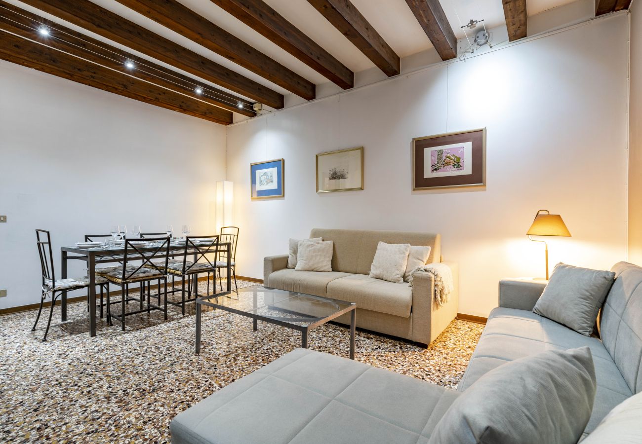 Apartment in San Marco - COMFORTABLE APARTMENT IN SAN MARCO IN THE STREET OF SHOPPING - WITH ELEVATOR