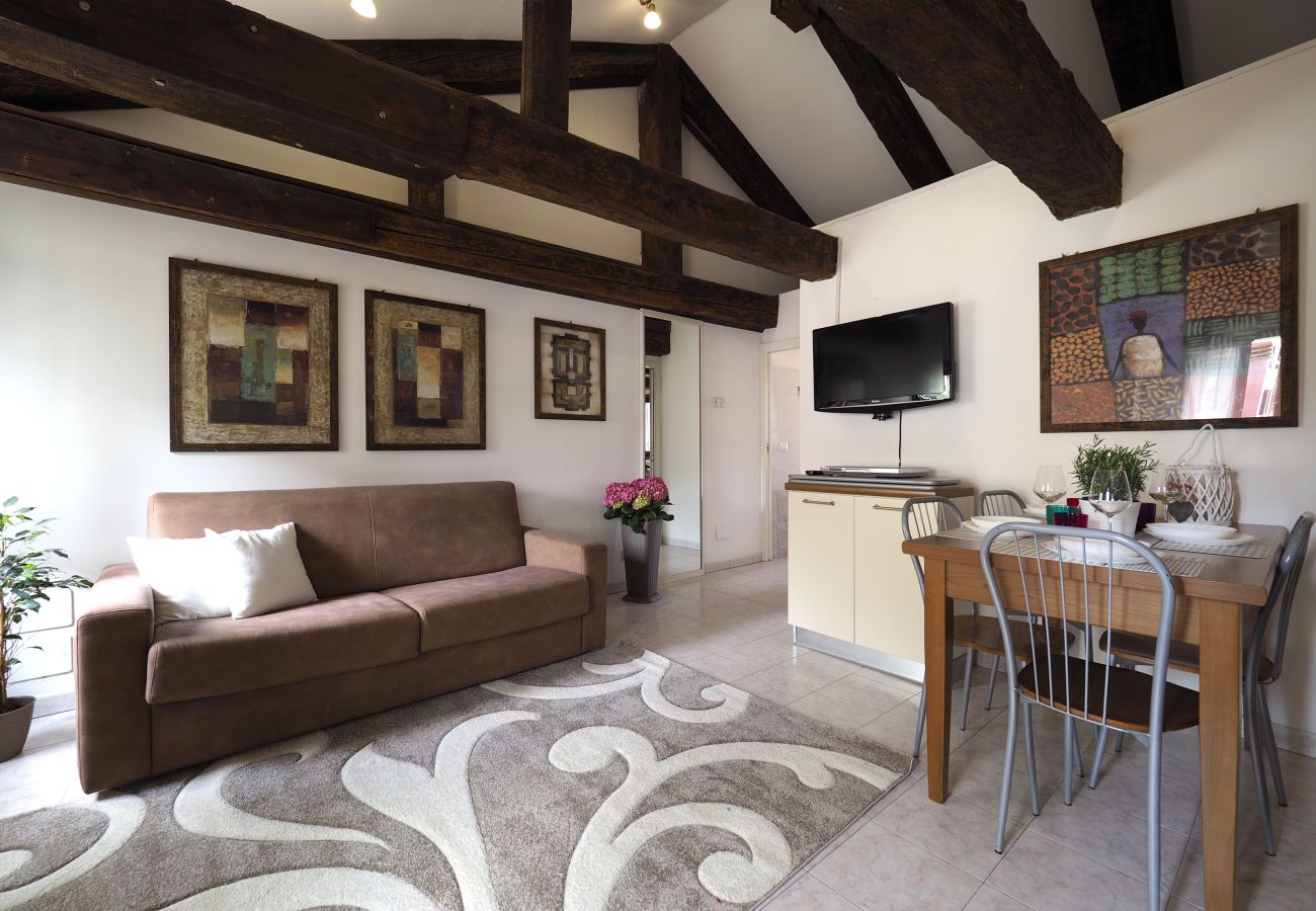 Apartment in Cannaregio - PENTHOUSE IN THE AREA SANTI GIOVANNI AND PAOLO WITH WIFI AND WASHING MACHINE