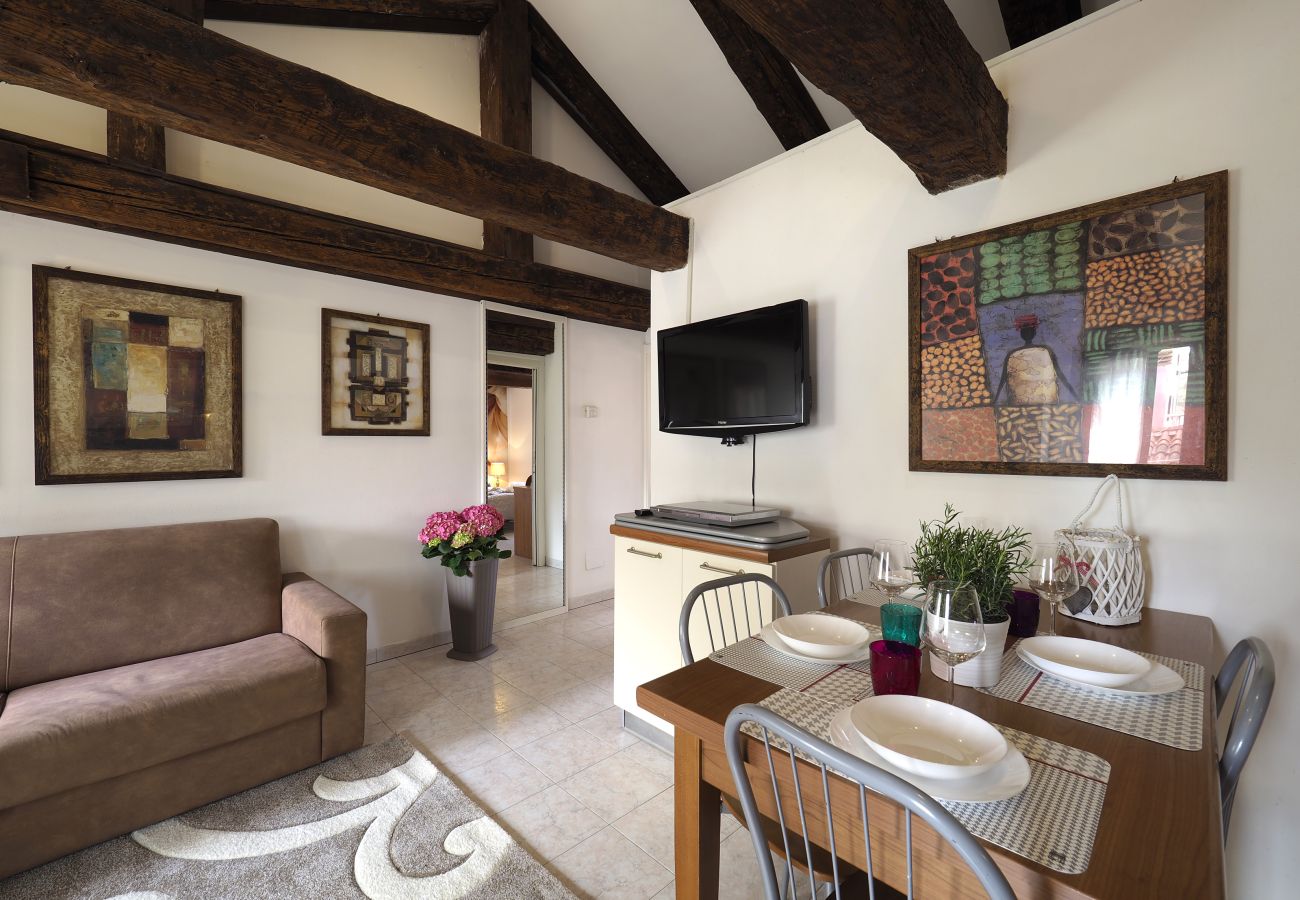 Apartment in Cannaregio - PENTHOUSE IN THE AREA SANTI GIOVANNI AND PAOLO WITH WIFI AND WASHING MACHINE