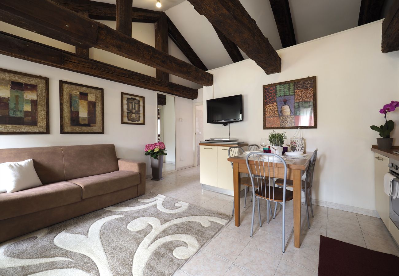 Apartment in Cannaregio - PENTHOUSE IN THE AREA SANTI GIOVANNI AND PAOLO WITH WIFI AND WASHING MACHINE