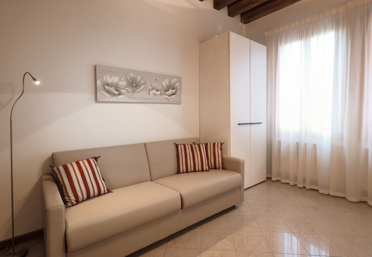 Apartment in Cannaregio - LARGE AND COMFORTABLE APARTMENT NEAR THE RAILWAY - FIRST FLOOR