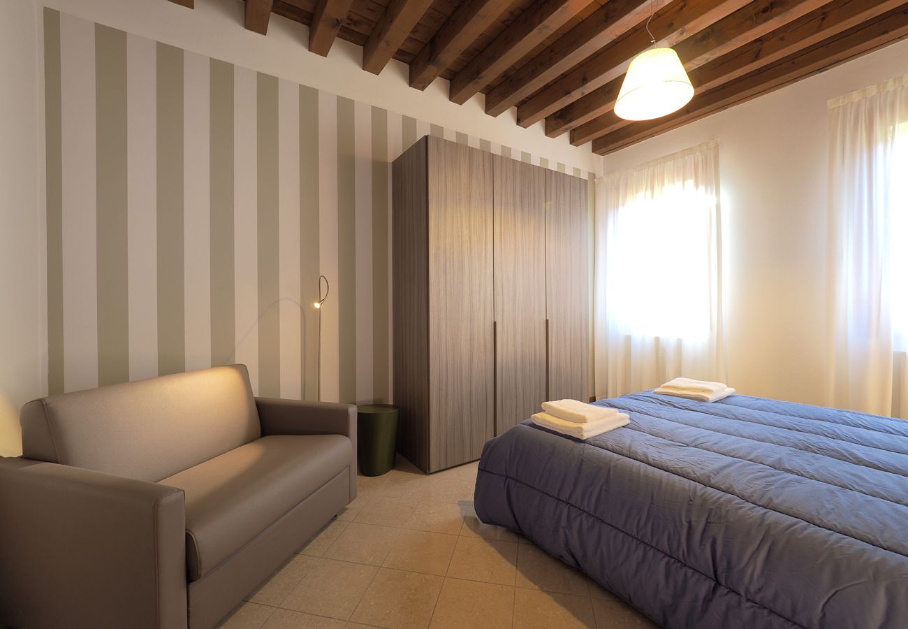 Apartment in Cannaregio - LARGE AND COMFORTABLE APARTMENT NEAR THE RAILWAY - FIRST FLOOR