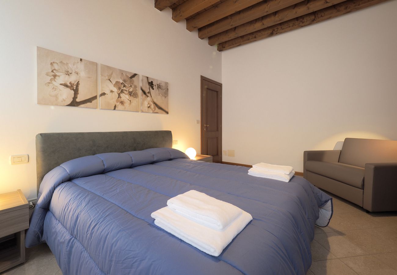Apartment in Cannaregio - LARGE AND COMFORTABLE APARTMENT NEAR THE RAILWAY - FIRST FLOOR