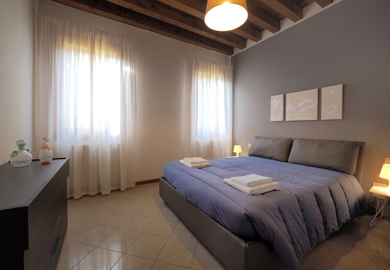Apartment in Cannaregio - LARGE AND COMFORTABLE APARTMENT NEAR THE RAILWAY - FIRST FLOOR