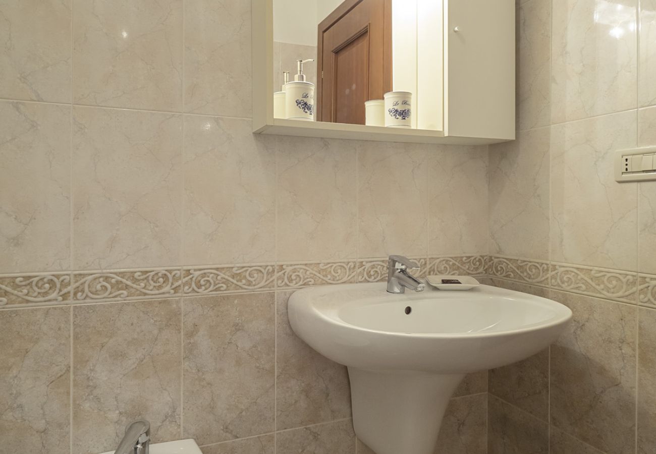 Apartment in Cannaregio - LARGE AND COMFORTABLE APARTMENT NEAR THE RAILWAY - FIRST FLOOR