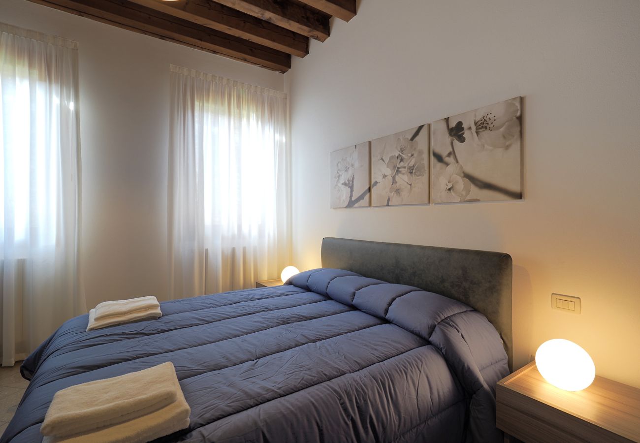 Apartment in Cannaregio - LARGE AND COMFORTABLE APARTMENT NEAR THE RAILWAY - FIRST FLOOR