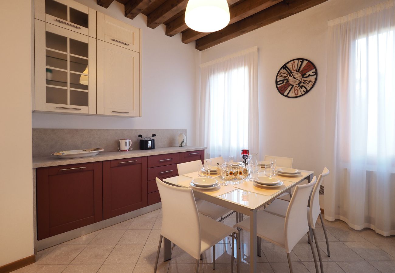 Apartment in Cannaregio - LARGE AND COMFORTABLE APARTMENT NEAR THE RAILWAY - FIRST FLOOR