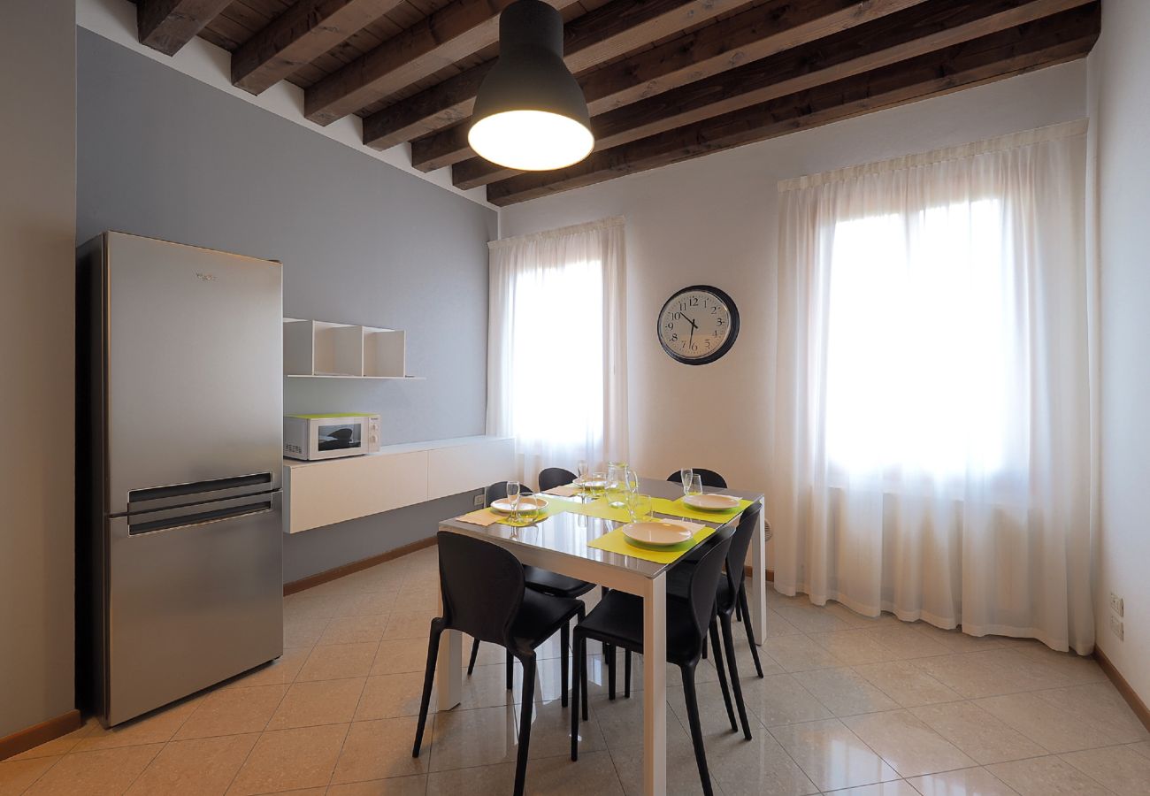 Apartment in Cannaregio - MODERN APARTMENT, COMFORTABLE AND CLOSE TO THE STATION AND MAIN TERMINAL. EQUIPPED WITH WASHING MACHINE, DISHWASHER AND WIFI